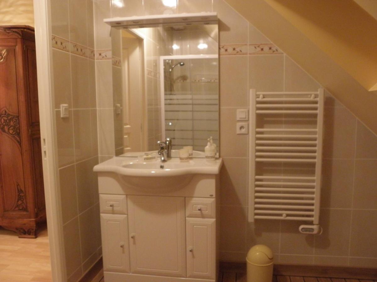 Le Logis Du Livier Hotel Saint-Georges-sur-Layon Exterior foto