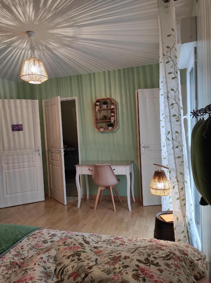 Le Logis Du Livier Hotel Saint-Georges-sur-Layon Cameră foto