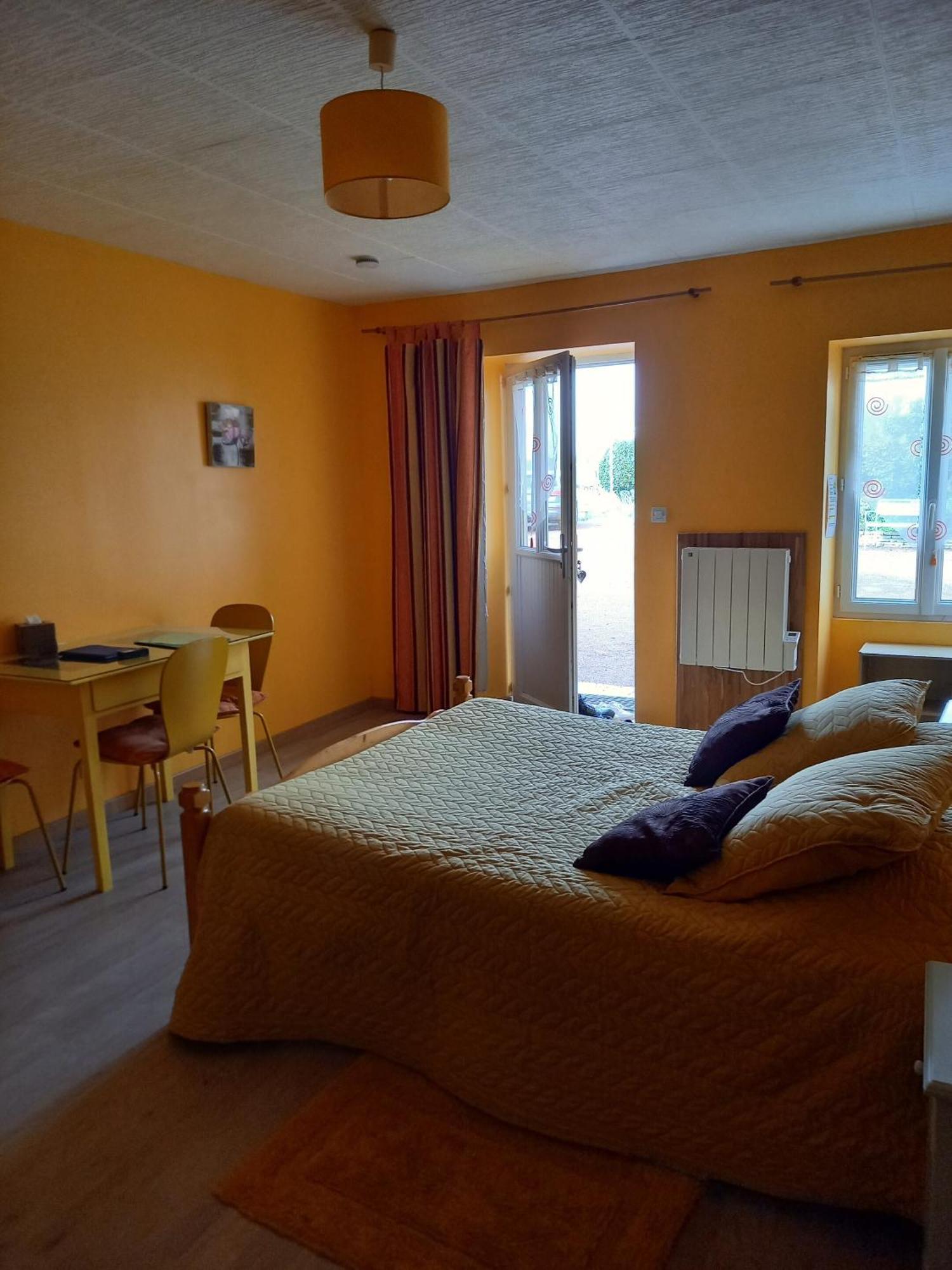 Le Logis Du Livier Hotel Saint-Georges-sur-Layon Cameră foto